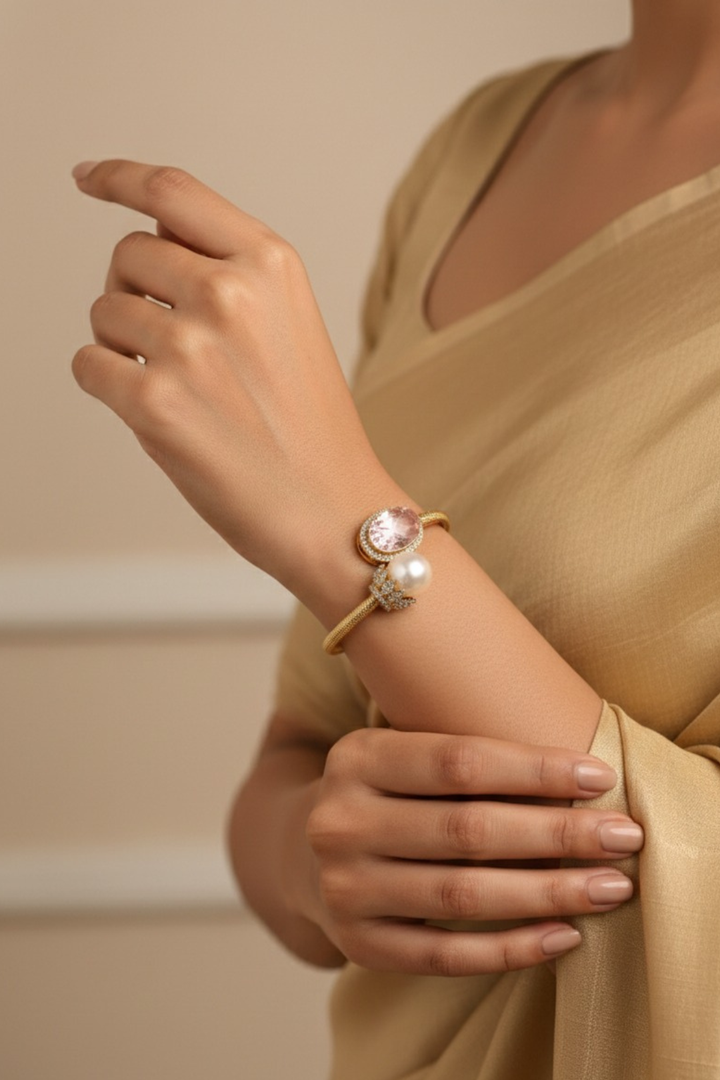 Murlidhar Stone Gold Bracelet