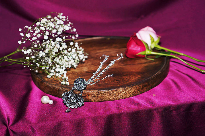 Skanda Pearl Three Strings Silver Maangtika