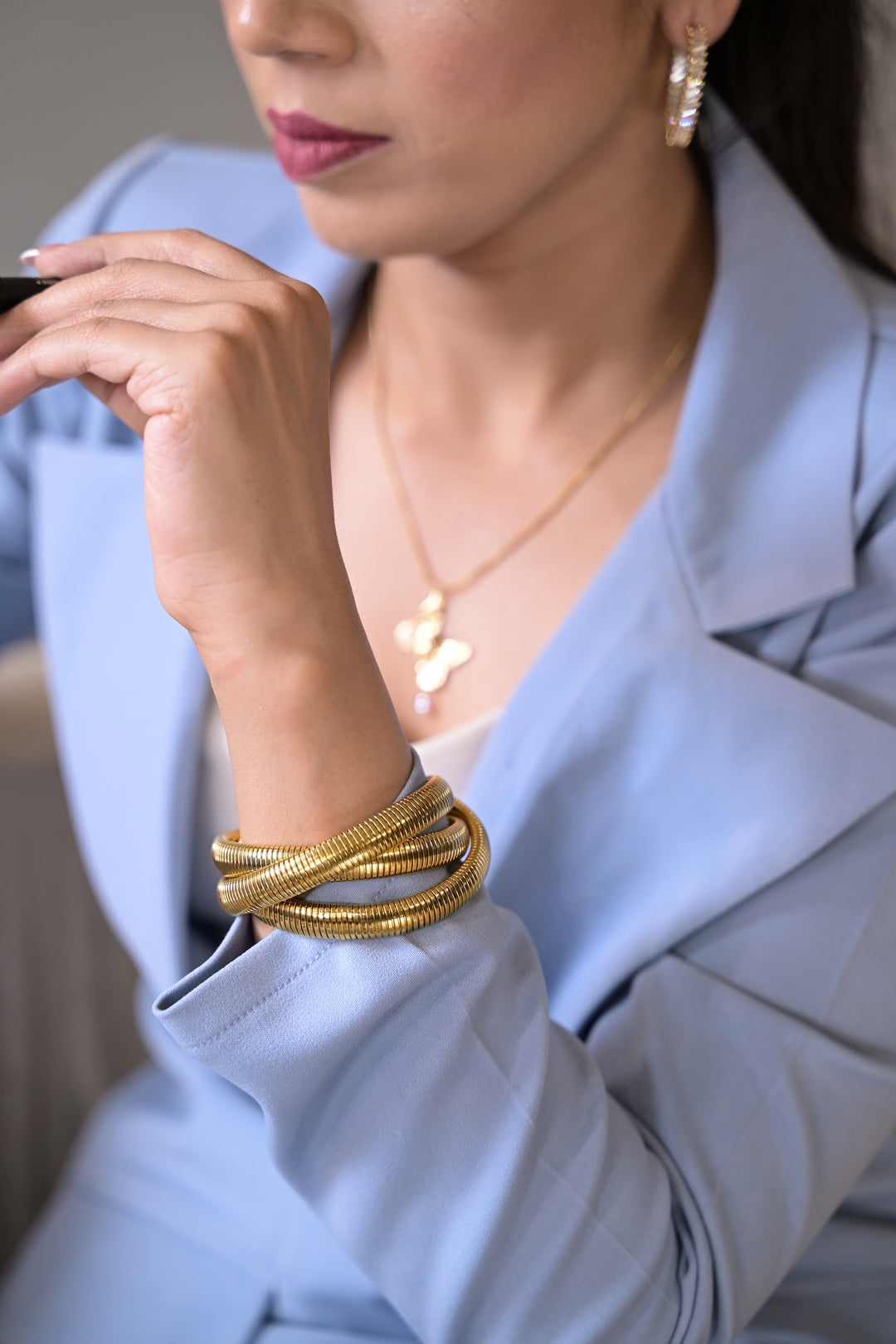 Zaira Golden Twisted Casual Bracelet