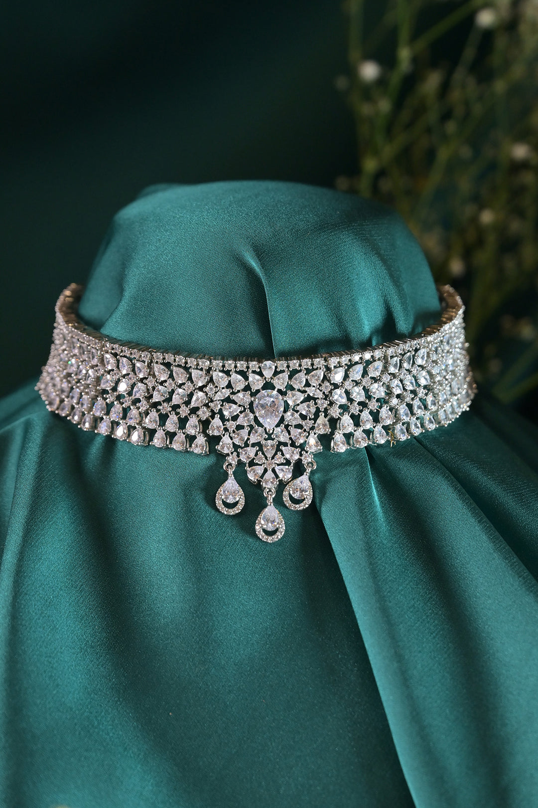 Arohi Diamond Chokar Necklace