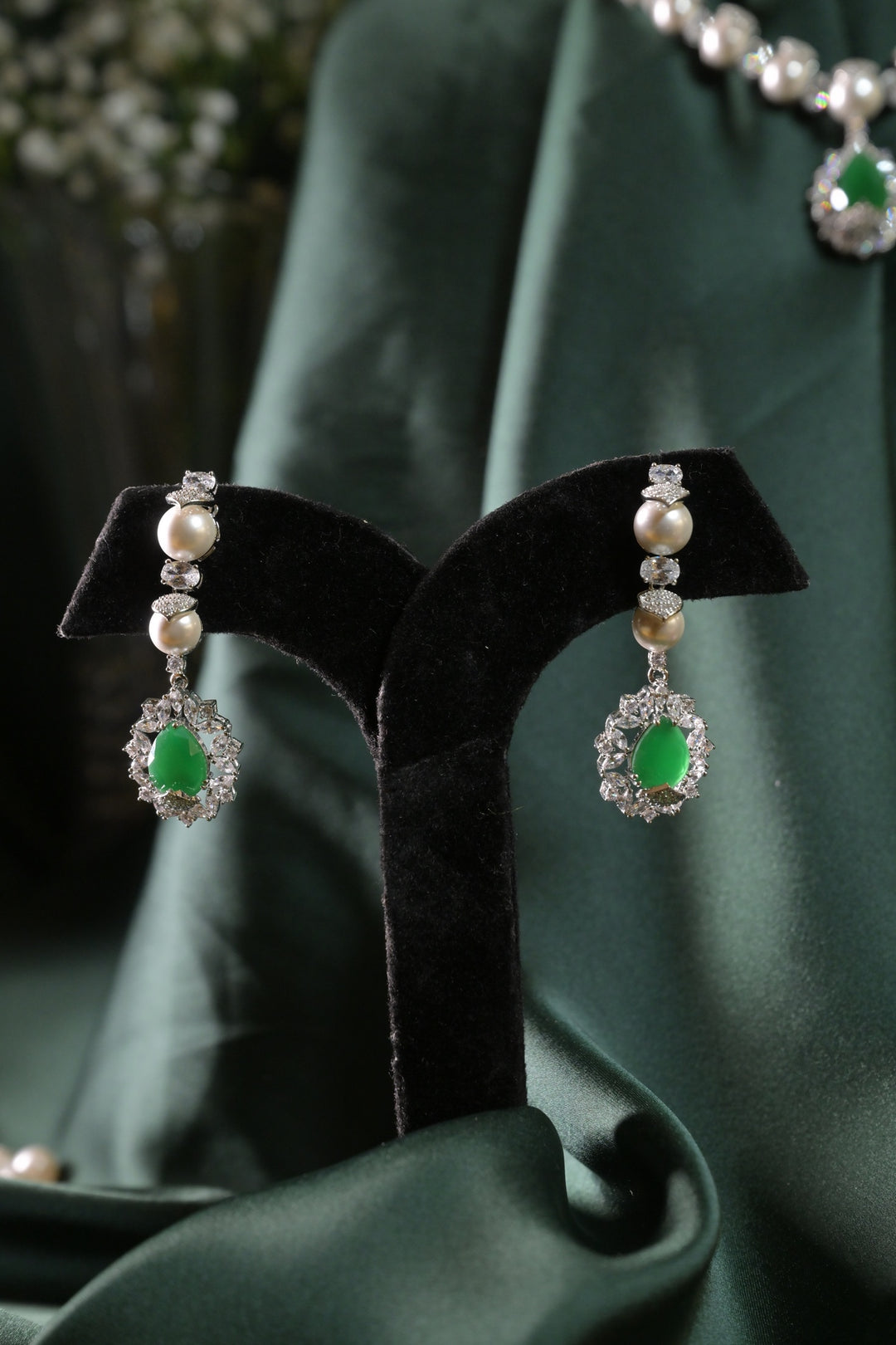 Trishla Pearl Pendant Glam Party Necklace