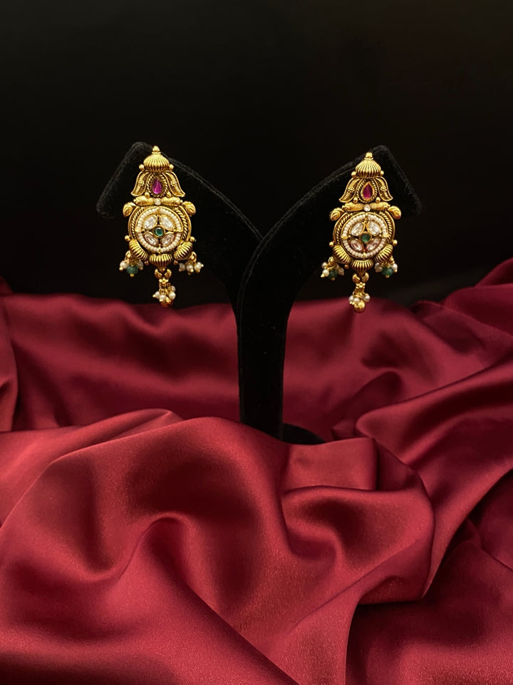 Rivaara Heritage Kundan Necklace