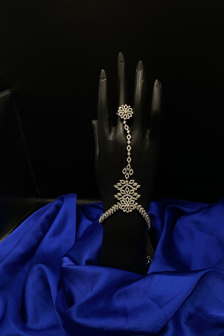 Sitaara Noor Engagement Hathphools