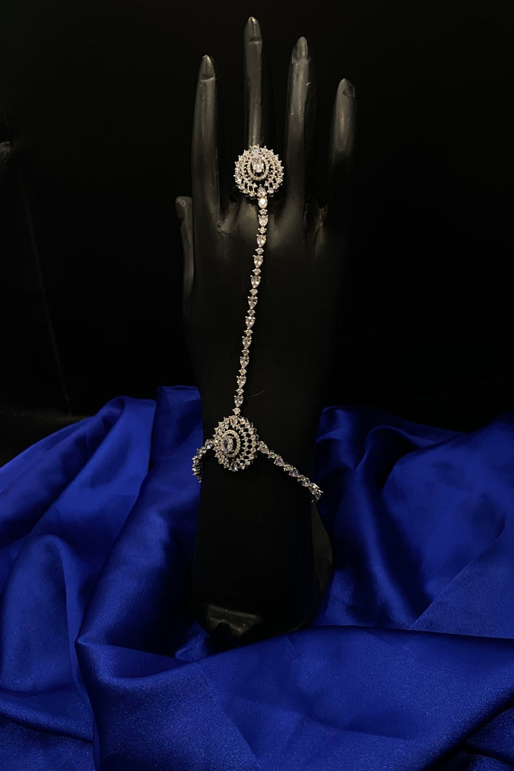 Sunakshi Diamond Engagement Hathphools