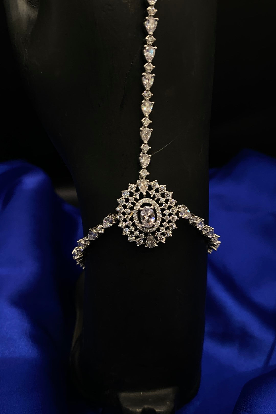 Sunakshi Diamond Engagement Hathphools